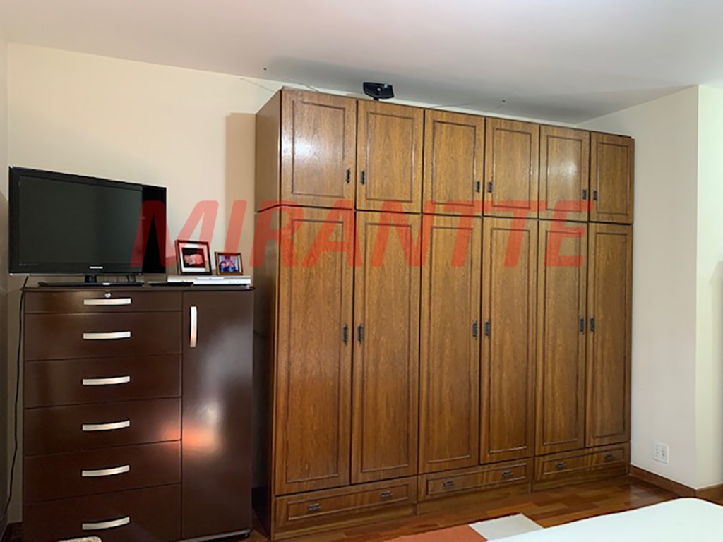 Sobrado de 230m² com 4 quartos em Tremembe