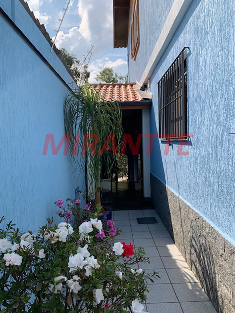 Sobrado de 230m² com 4 quartos em Tremembe