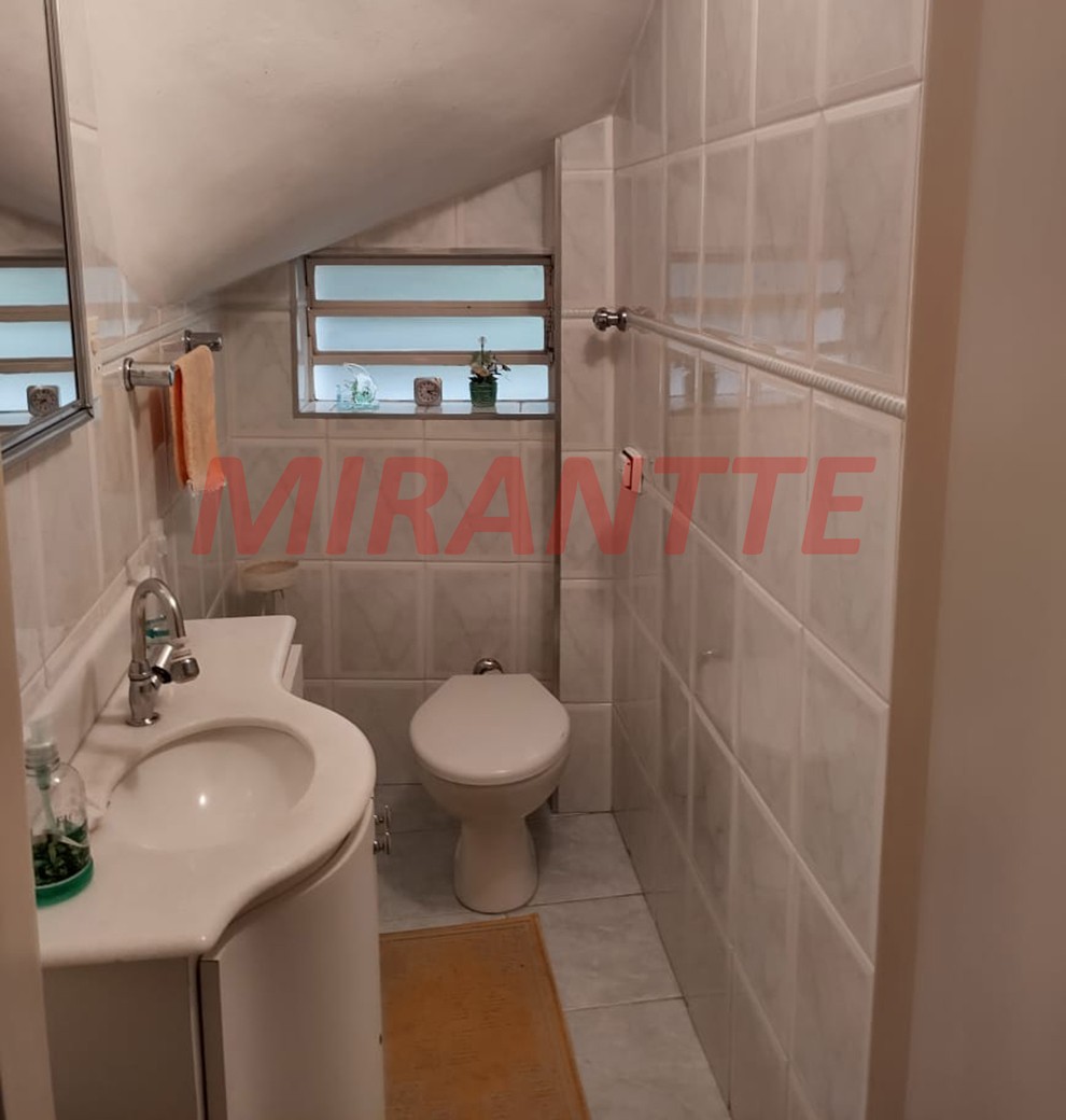 Sobrado de 178m² com 3 quartos em Santana