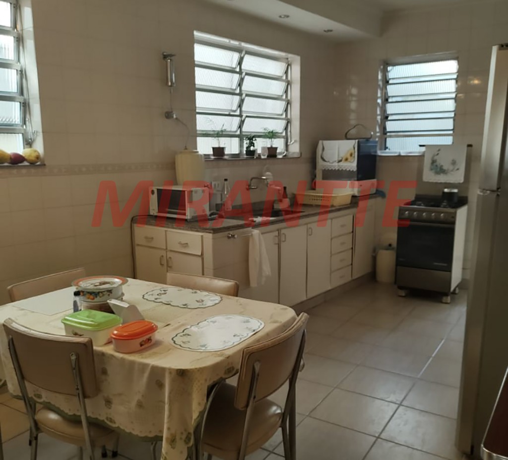 Sobrado de 178m² com 3 quartos em Santana