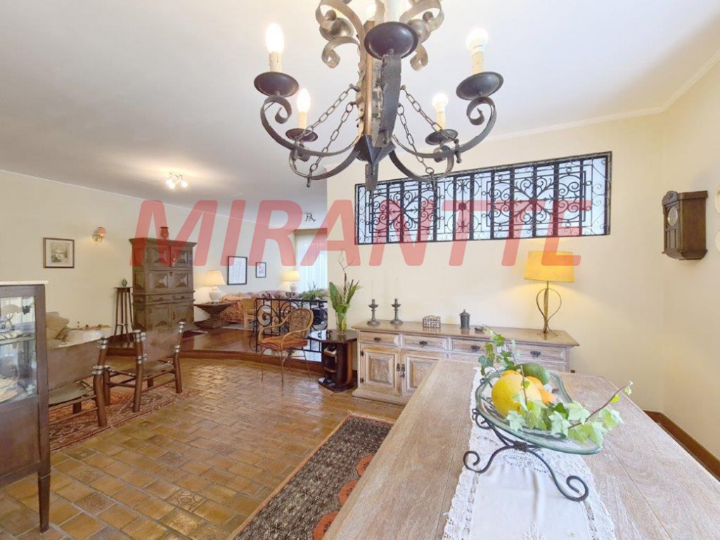 Sobrado de 380m² com 3 quartos em Vila Mascote