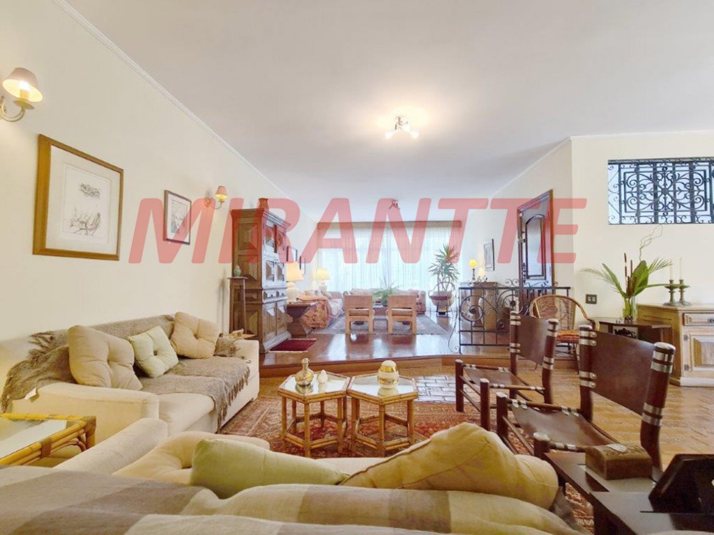 Sobrado de 380m² com 3 quartos em Vila Mascote