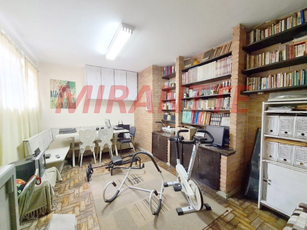 Sobrado de 380m² com 3 quartos em Vila Mascote
