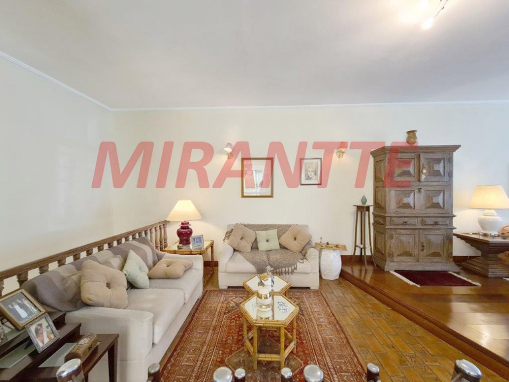Sobrado de 380m² com 3 quartos em Vila Mascote