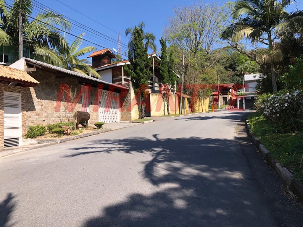 Sobrado de 170m² com 2 quartos em Serra Da Cantareira