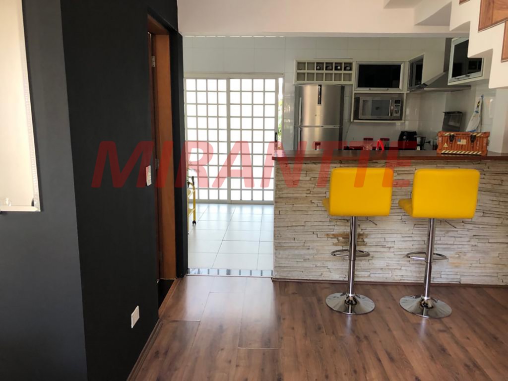 Sobrado de 170m² com 2 quartos em Serra Da Cantareira