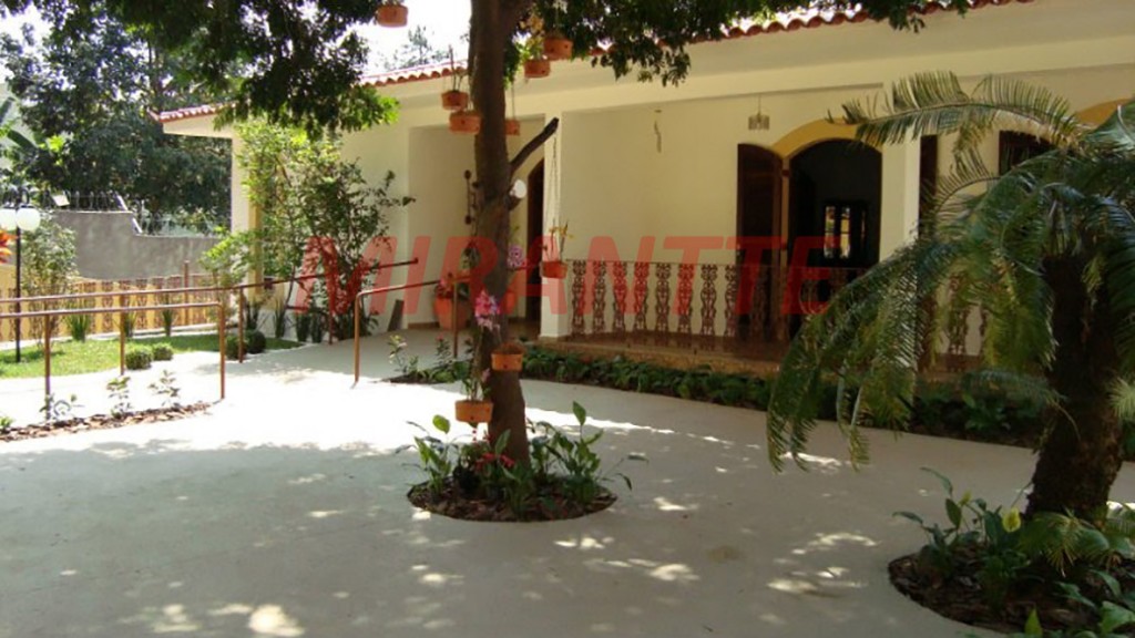 Sobrado de 649m² com 4 quartos em Horto Florestal