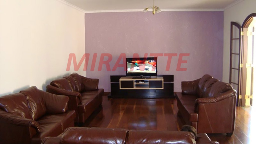 Sobrado de 649m² com 4 quartos em Horto Florestal