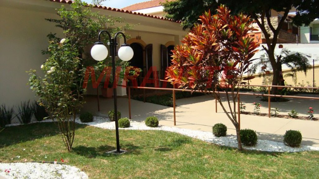 Sobrado de 649m² com 4 quartos em Horto Florestal