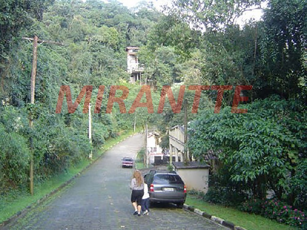 Terreno de 922m² em Serra Da Cantareira
