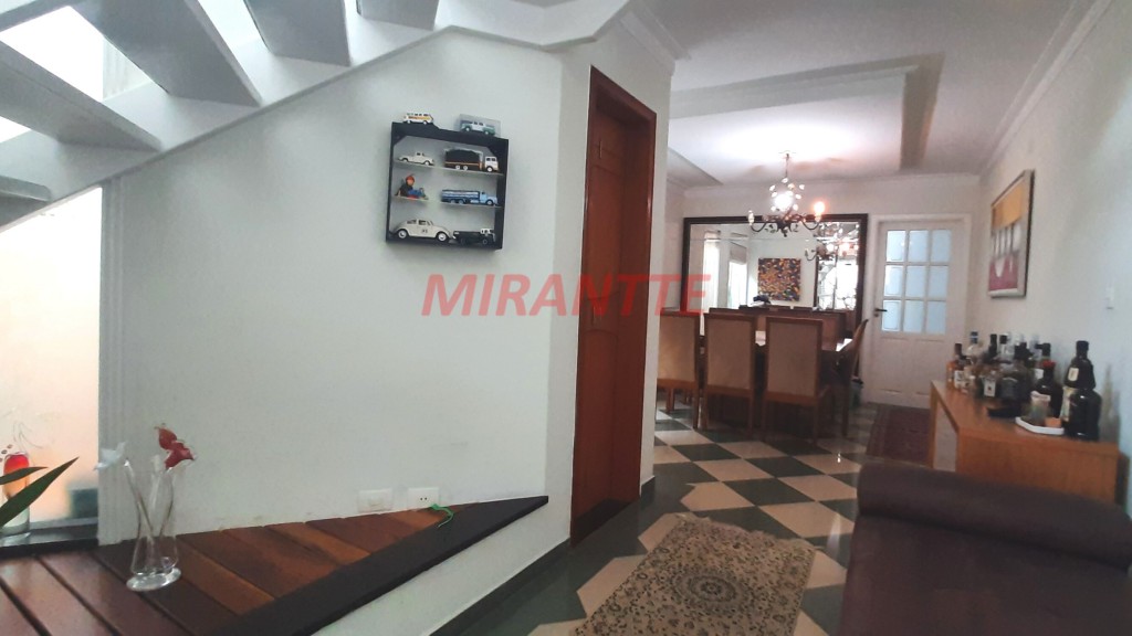 Sobrado de 225m² com 3 quartos em Santana