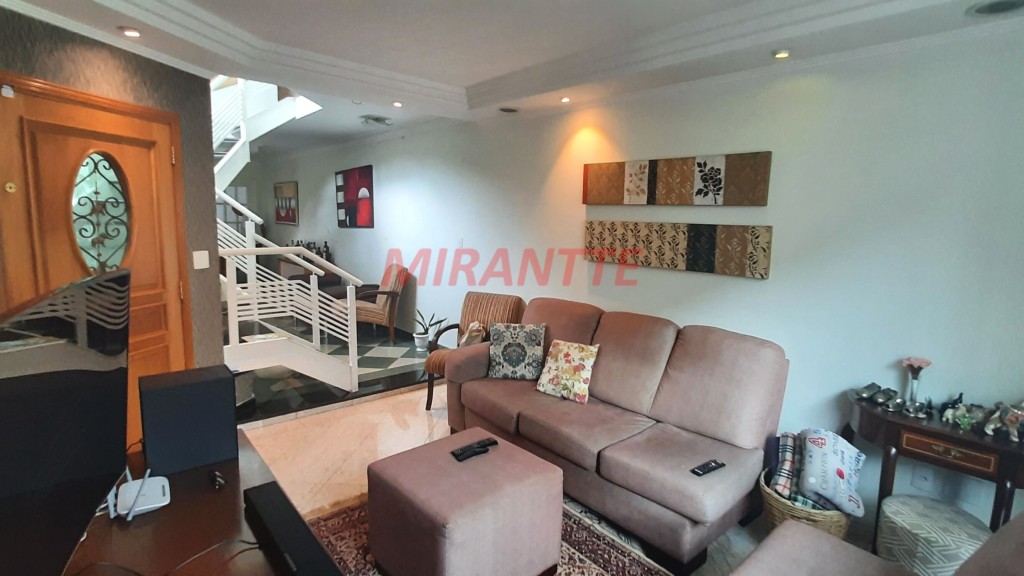 Sobrado de 225m² com 3 quartos em Santana