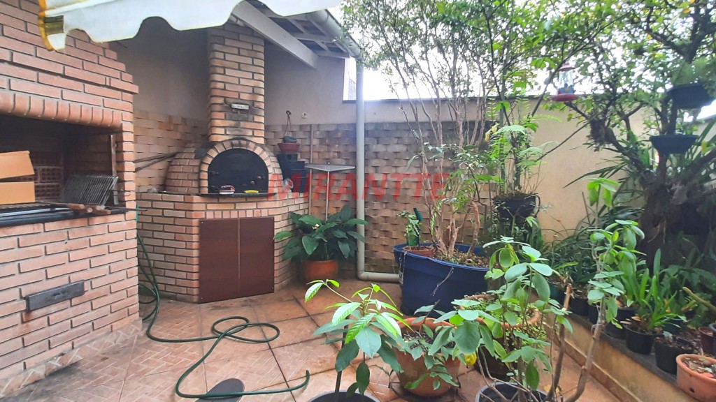 Sobrado de 225m² com 3 quartos em Santana