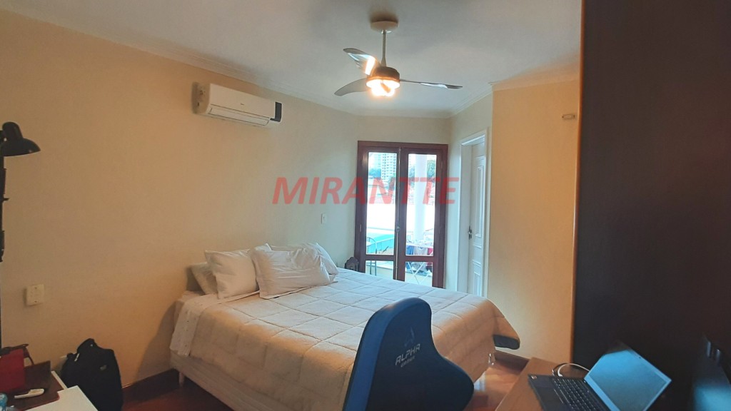Sobrado de 225m² com 3 quartos em Santana