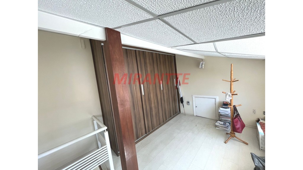 Sobrado de 225m² com 3 quartos em Santana
