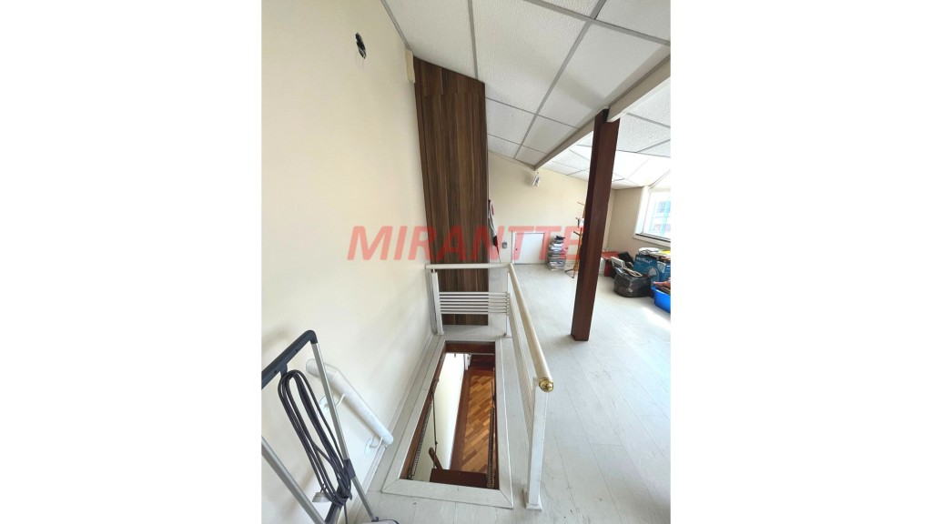 Sobrado de 225m² com 3 quartos em Santana