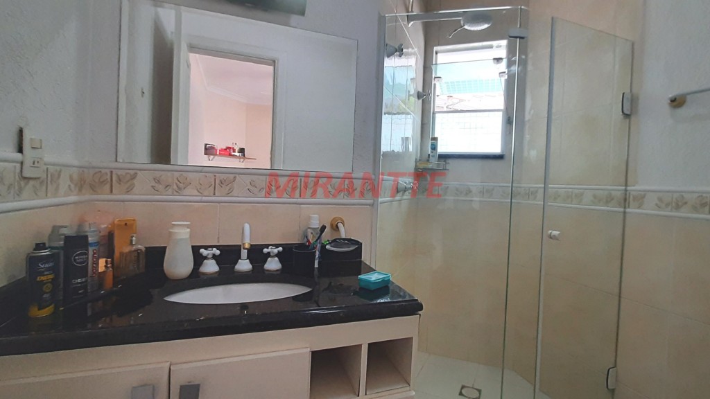 Sobrado de 225m² com 3 quartos em Santana