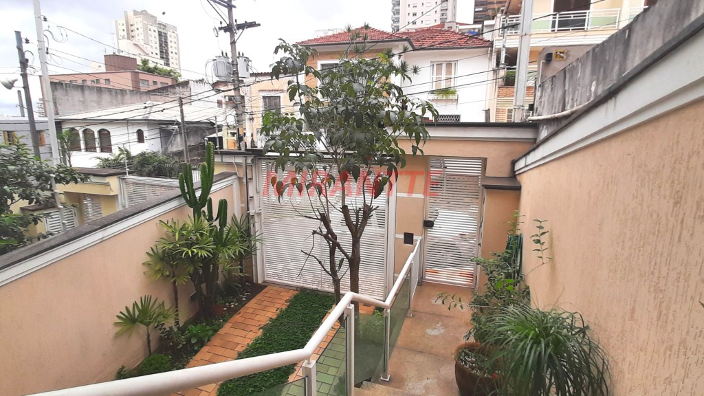 Sobrado de 225m² com 3 quartos em Santana