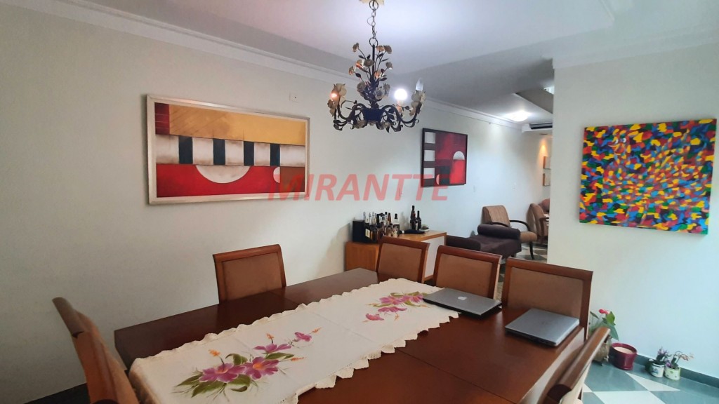 Sobrado de 225m² com 3 quartos em Santana