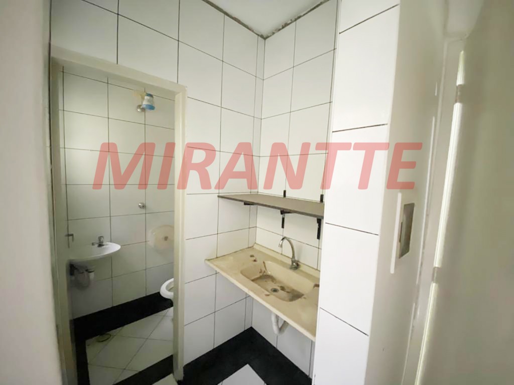 Comercial de 231m² em Limão