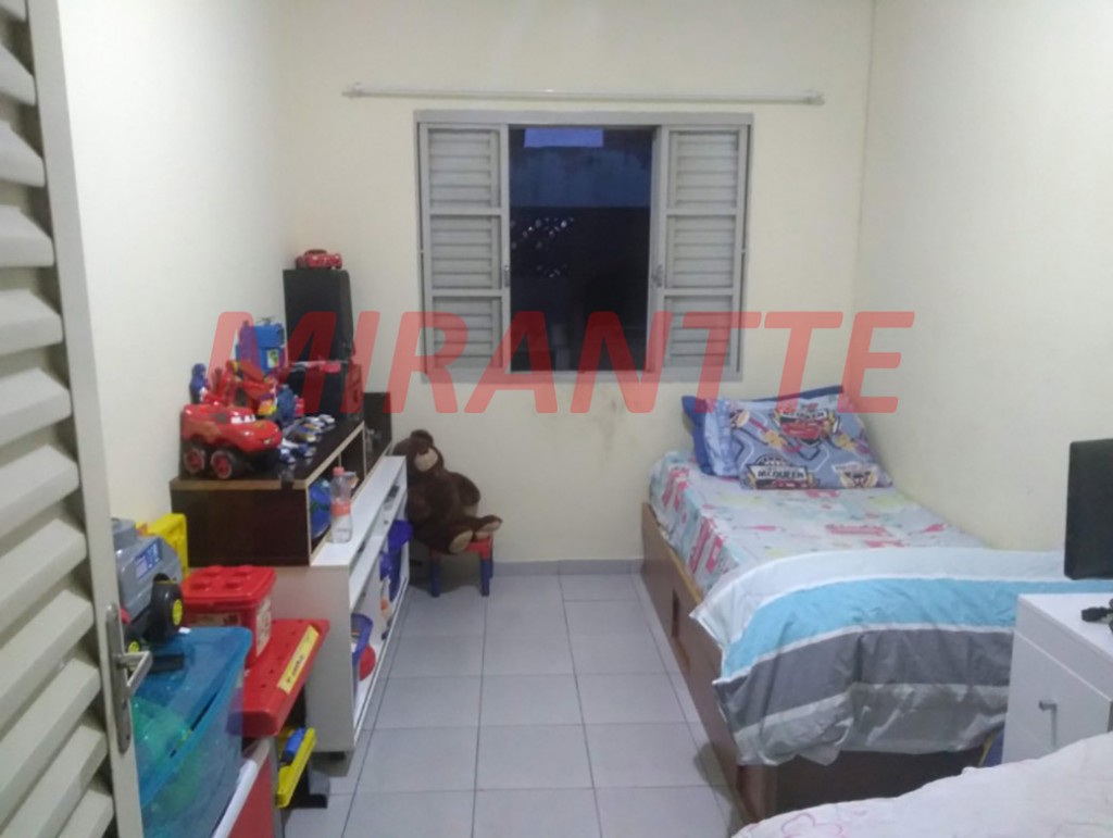 Casa terrea de 1102.5m² com 3 quartos em Vila Ester