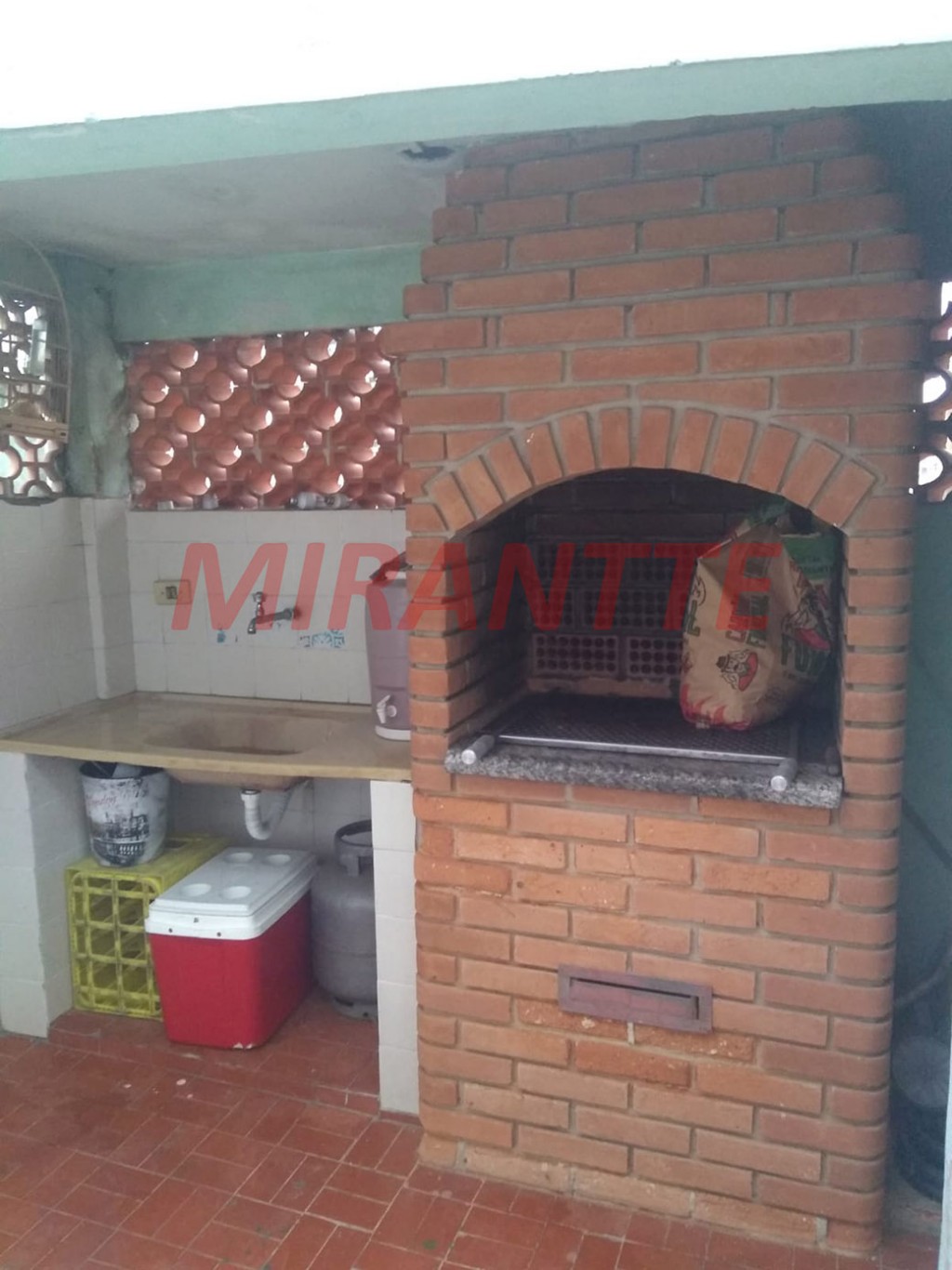 Casa terrea de 1102.5m² com 3 quartos em Vila Ester