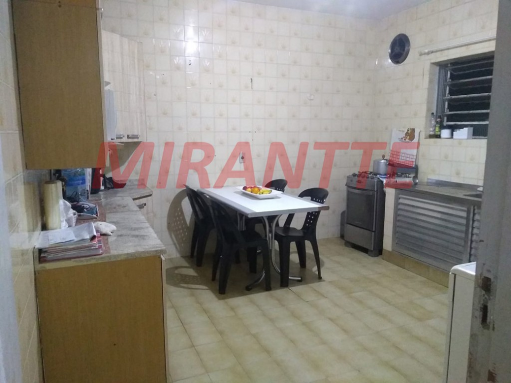 Casa terrea de 1102.5m² com 3 quartos em Vila Ester