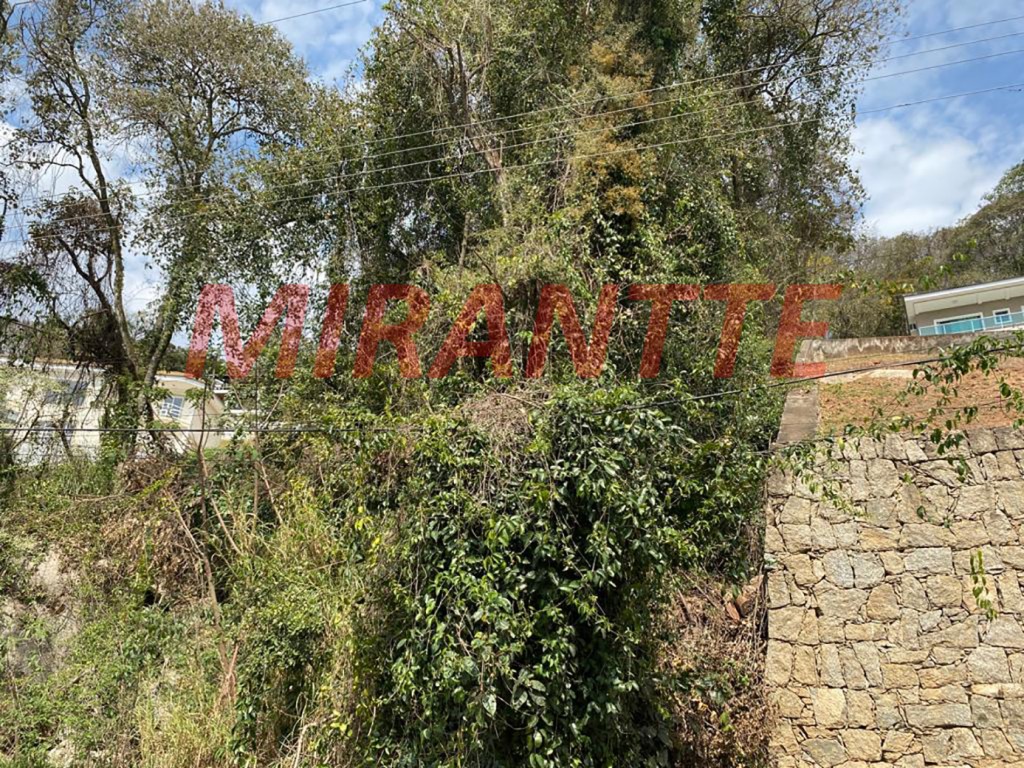 Terreno de 1712m² em Alpes de Caieiras