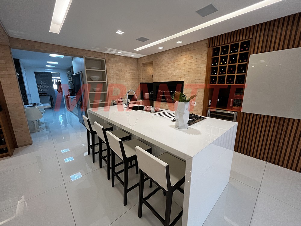 Apartamento de 230m² com 4 quartos em Santana