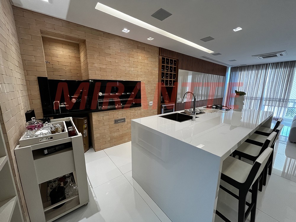 Apartamento de 230m² com 4 quartos em Santana