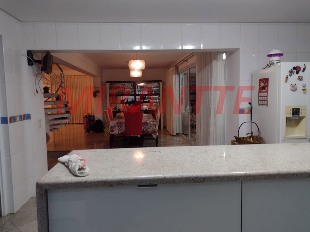 Sobrado de 561m² com 5 quartos em Serra da Cantareira