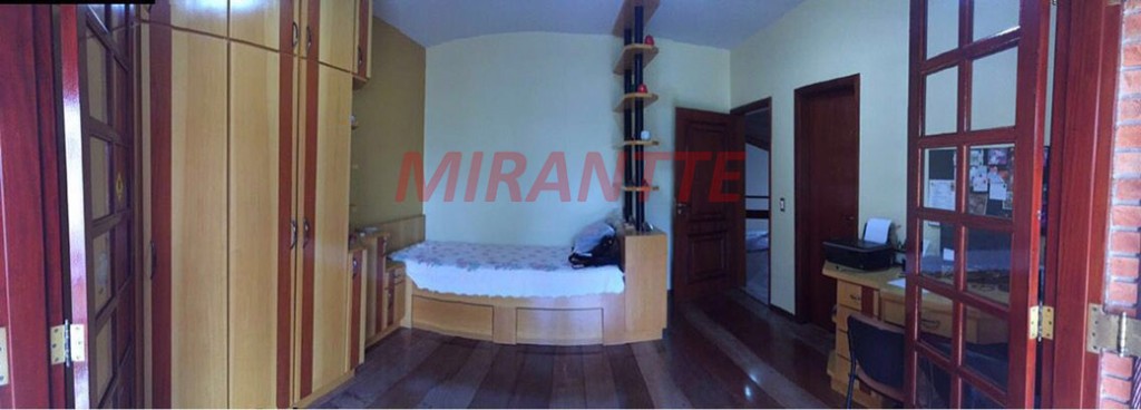 Sobrado de 670m² com 5 quartos em Caieras