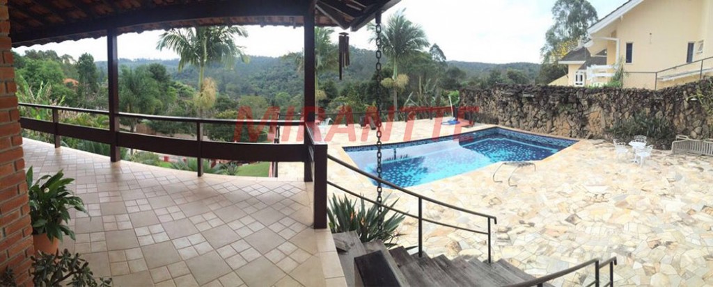 Sobrado de 670m² com 5 quartos em Caieras