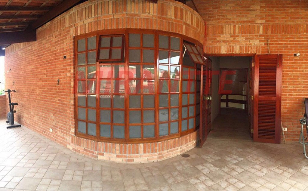 Sobrado de 670m² com 5 quartos em Caieras