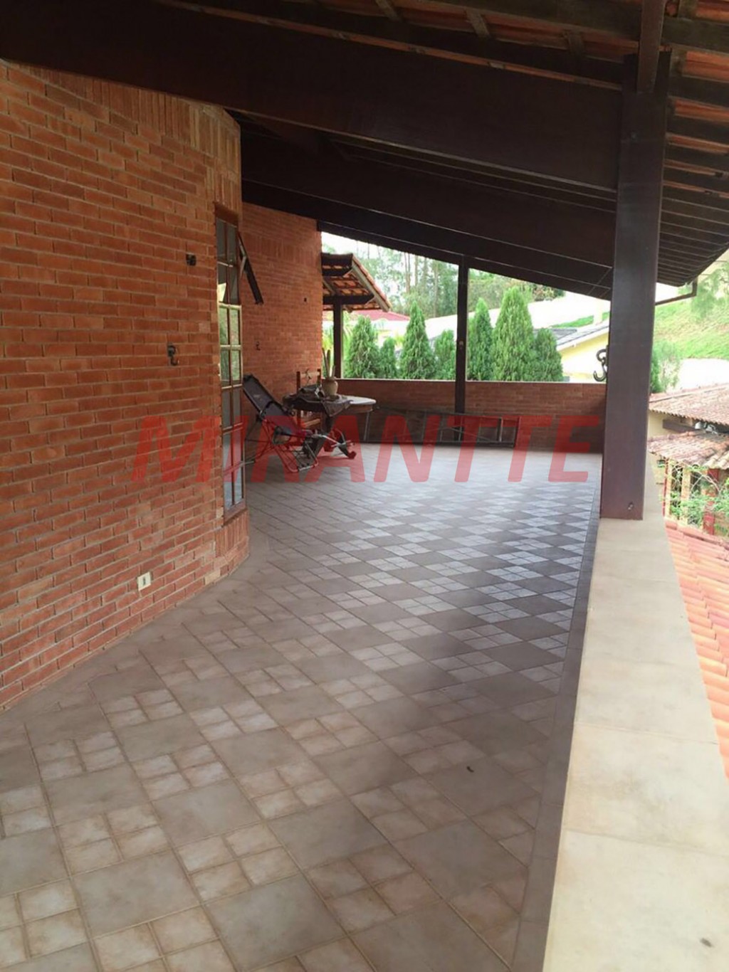 Sobrado de 670m² com 5 quartos em Caieras