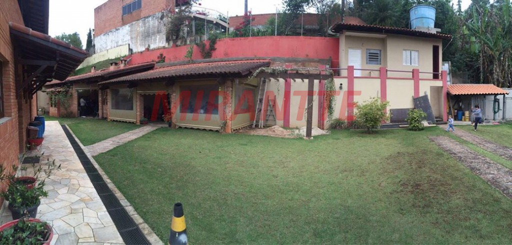 Sobrado de 670m² com 5 quartos em Caieras