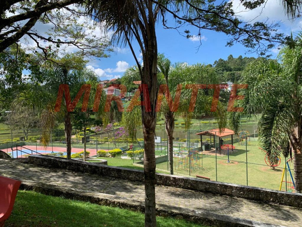 Sobrado de 670m² com 5 quartos em Caieras