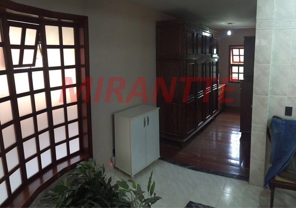 Sobrado de 670m² com 5 quartos em Caieras