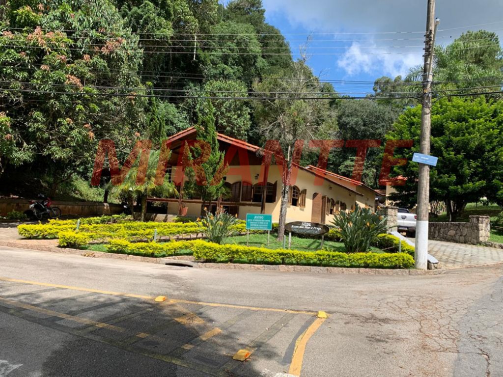 Sobrado de 670m² com 5 quartos em Caieras