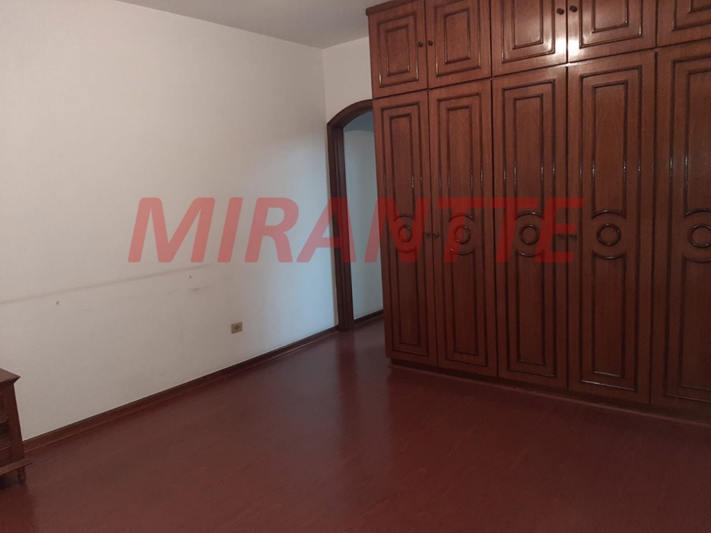 Sobrado de 290m² com 4 quartos em Santana