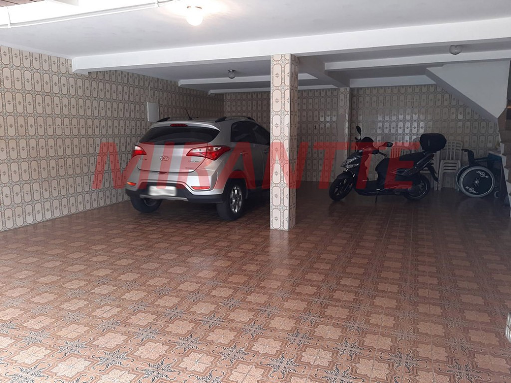 Sobrado de 290m² com 4 quartos em Santana