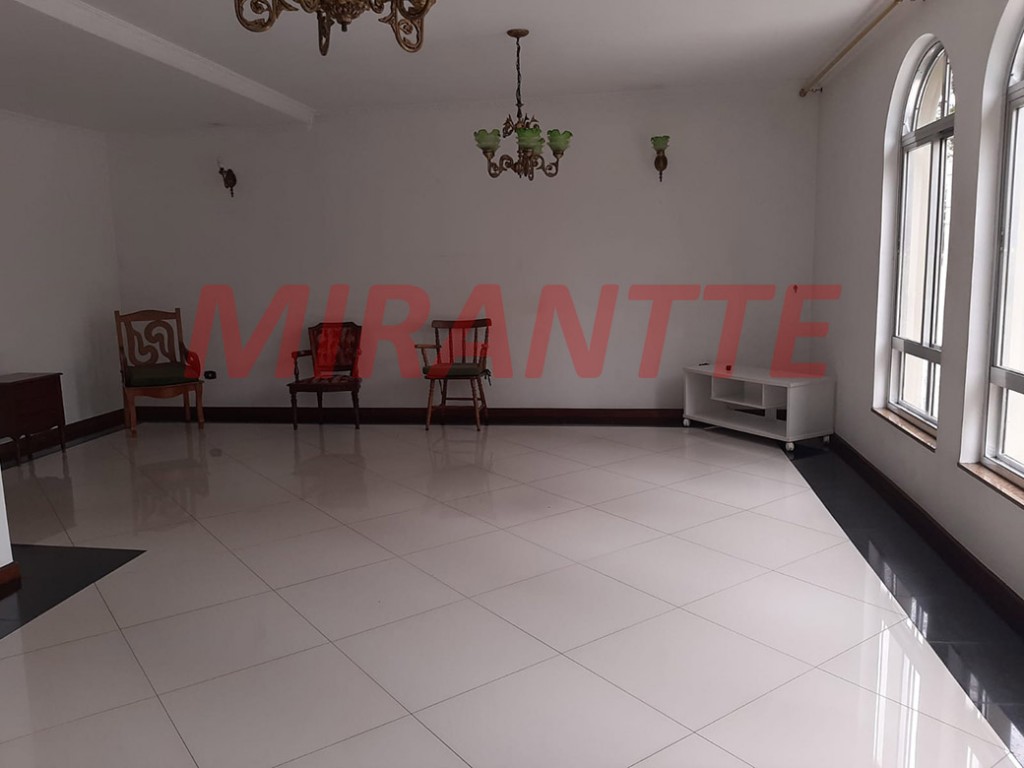 Sobrado de 290m² com 4 quartos em Santana
