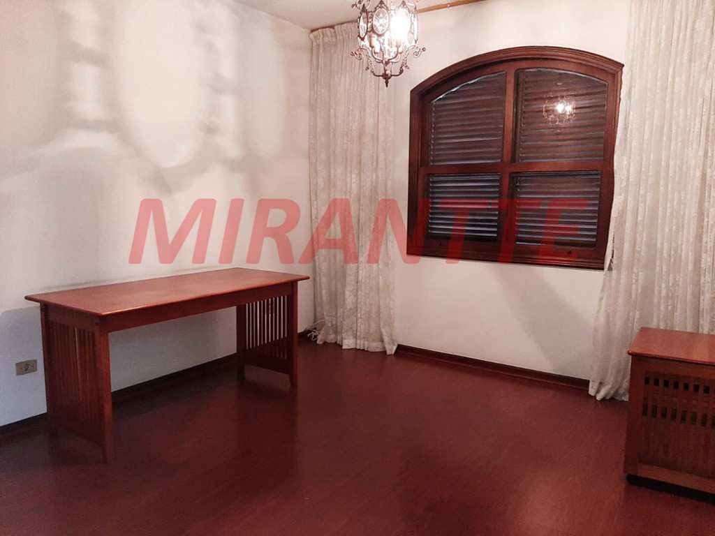 Sobrado de 290m² com 4 quartos em Santana