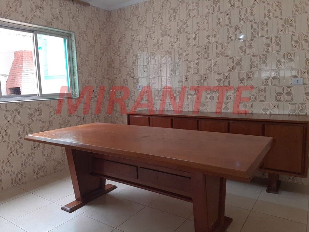 Sobrado de 290m² com 4 quartos em Santana