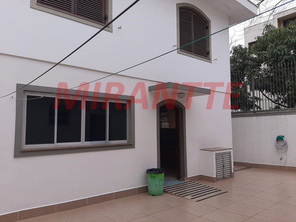 Sobrado de 290m² com 4 quartos em Santana
