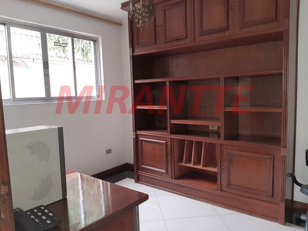 Sobrado de 290m² com 4 quartos em Santana