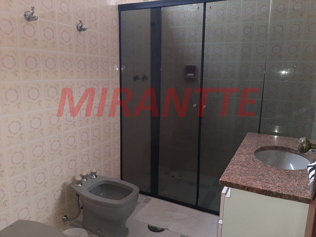 Sobrado de 290m² com 4 quartos em Santana