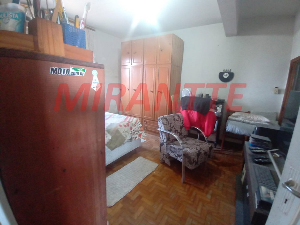 Sobrado de 210m² com 3 quartos em Vila Mazzei