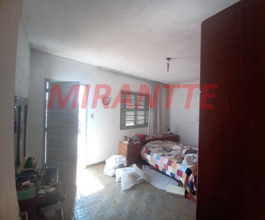 Sobrado de 210m² com 3 quartos em Vila Mazzei