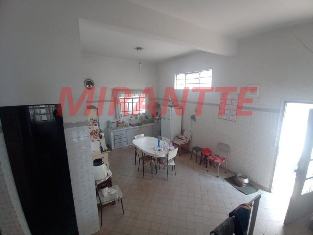 Sobrado de 210m² com 3 quartos em Vila Mazzei